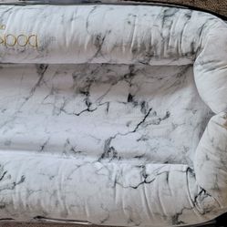 Like New Baby Lounger. Monroe, Snohomish, Woodinville, Bothell, Mill Creek, Camano Island pick up.