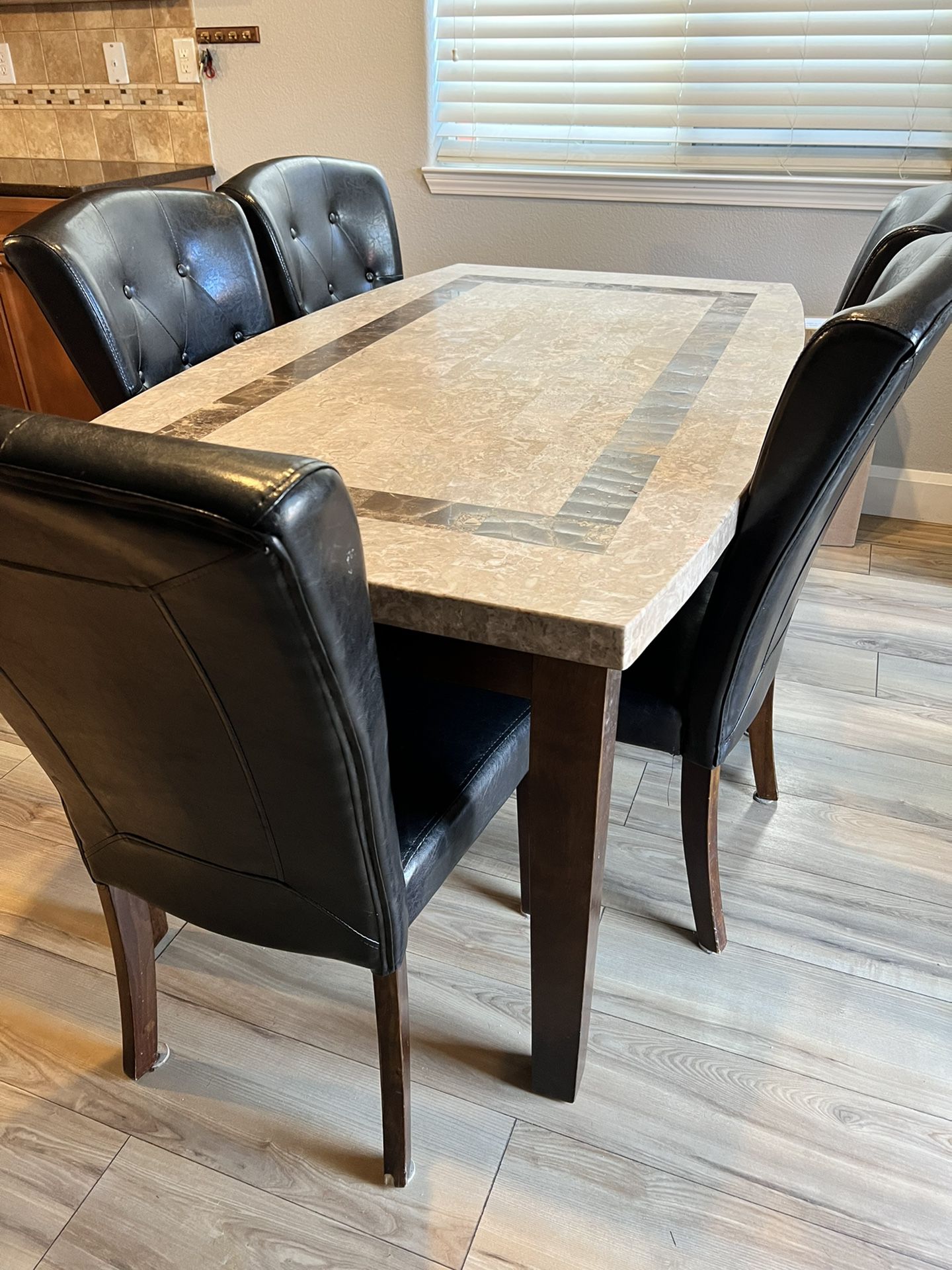 Dining Table with 5 Chairs Gently Used $200 Pick Up Today
