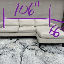 Couch/sectional/sofa