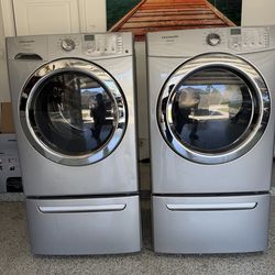 Frigidaire washer and Dry set