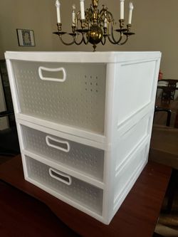 White Plastic 3-Drawer Storage Unit