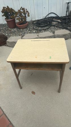 FREE DESK PICK UP ASAP
