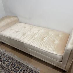 Elegant Tufted Velvet Bench / End-of-Bed Bench – Nailhead Trim – Like New