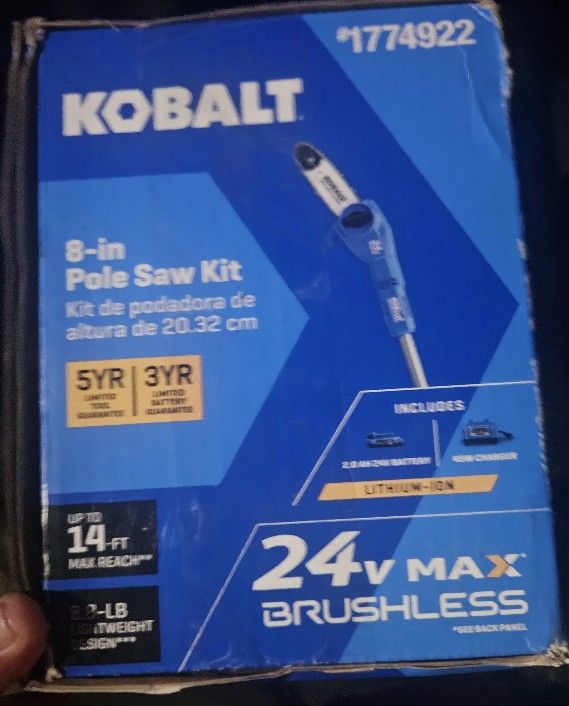  24-volt MAX Brushless 8-in Pole Saw Kit. 