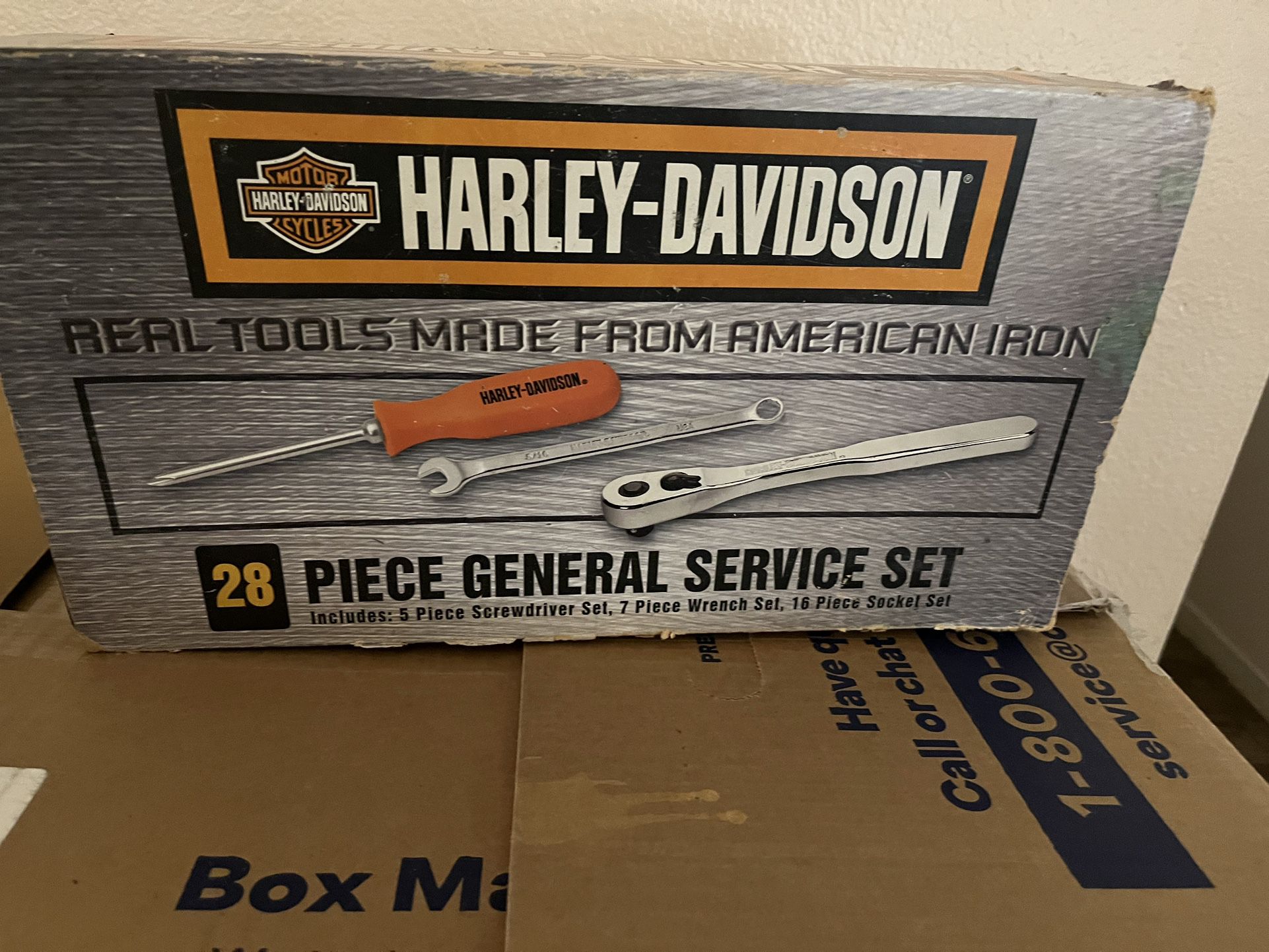 Harley Davidson 28 Piece Service Set