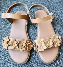 Toddler Girl sandals size 10 $7.