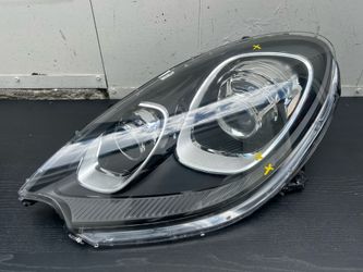 PORSCHE MACAN HEADLIGHT  DRIVER  SIDE BI XENON HED 2015 TO 2018 Used Oem