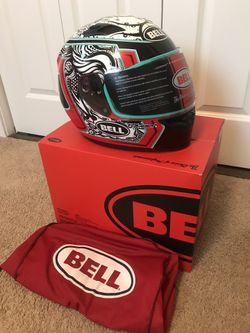 Bell qualifier helmet.