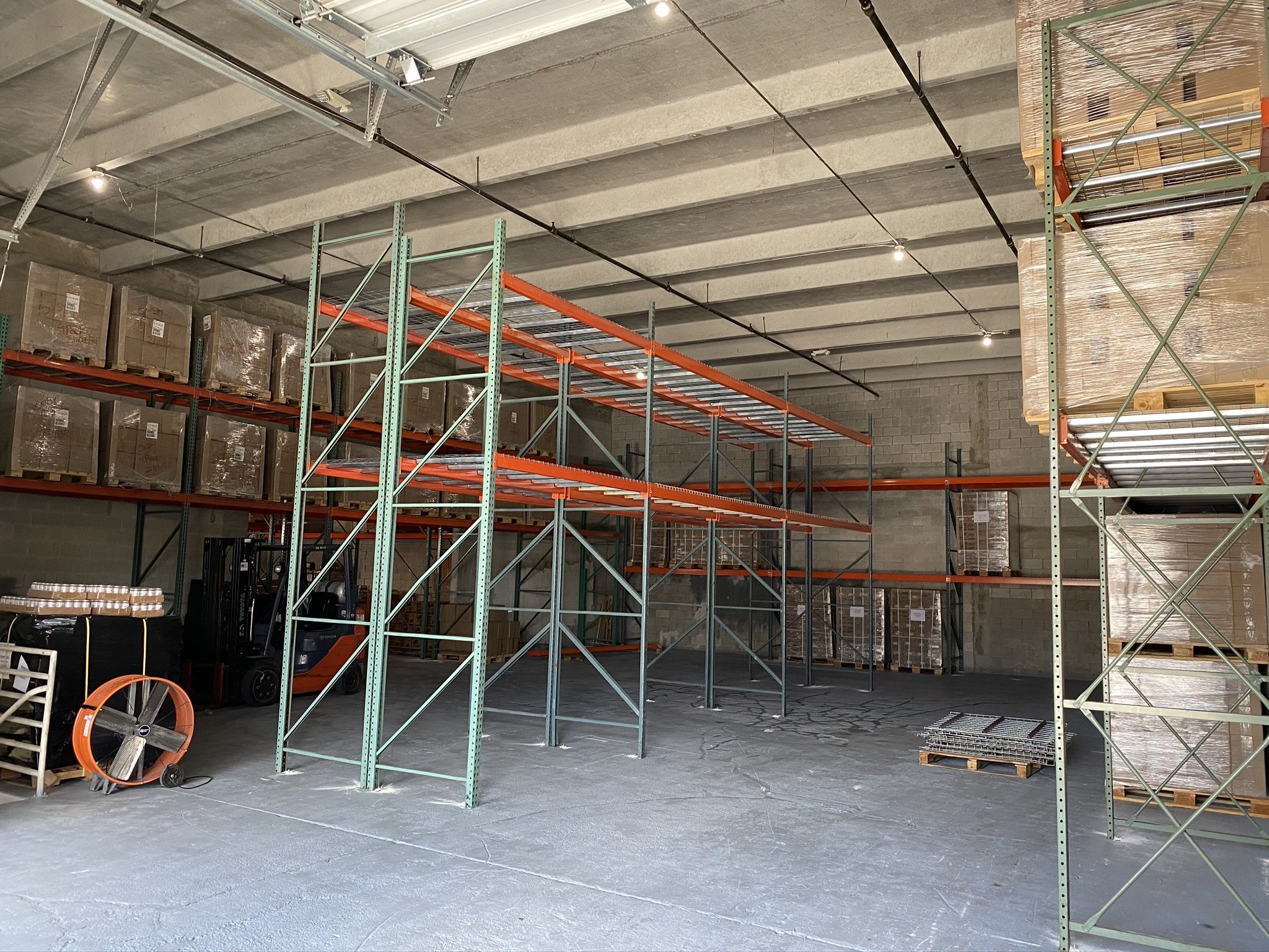 Used Like New Industrial Pallet Racking for Sale in Miami, FL OfferUp