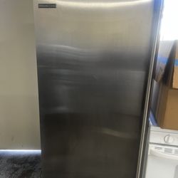ELECTROLUX UPRIGHT FREEZER STAINLESS STEEL 