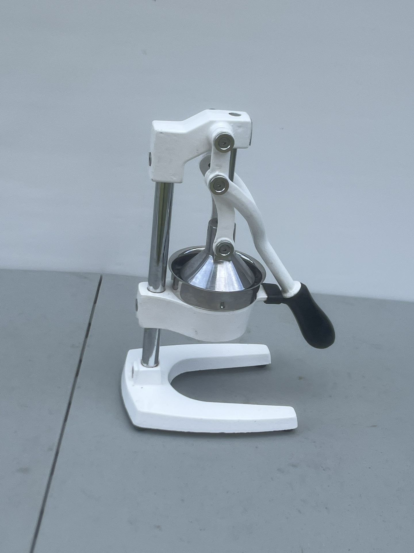 Orange X Juicer Commercial Grade Citrus Hand Press Stainless Med Size Lemon Lime. Used in good condition with some minor cosmetic blemishes. These ble