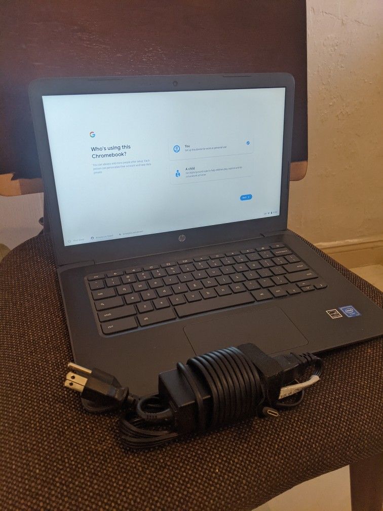 HP Chromebook With Charger (14" Screen 2019 Model)