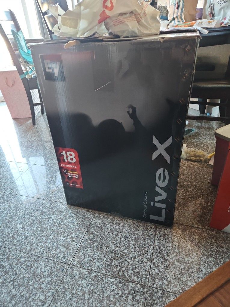 EV 18" POWERED SUBWOOFER