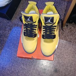 Jordan 4 Lightning Size 11 Men