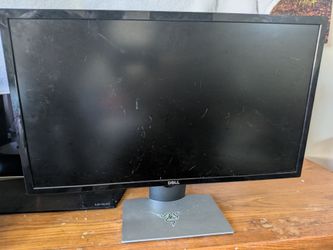 Dell Desktop and keyboard with a mouse