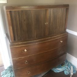 Beautiful Antique Dresser Hutch 