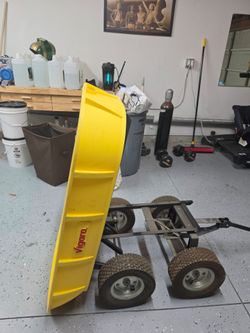 Large self dumping wagon