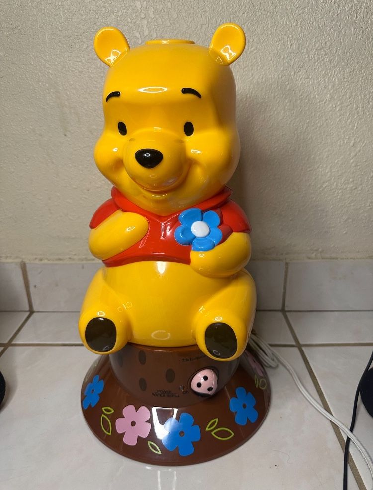 Disney Midea S40U-V Winnie The Pooh 1.5 Gallon Ultrasonic Humidifier