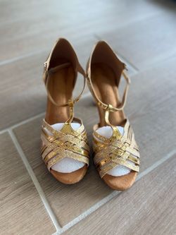 Dance shoes 318