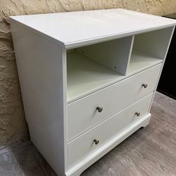 White Dresser - Local Delivery Available For a Fee - See My Other Items 😀