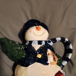 Snowman tea pot