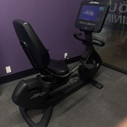 Life Fitness Recumbent Bike 