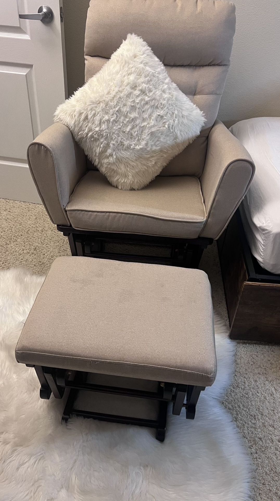 Comfortable Rocking Chair With Ottoman