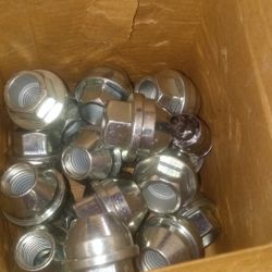 Lug Nuts Ford F-150 