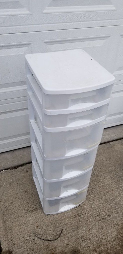 White Plastic Storage Drawers 