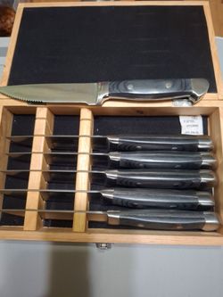 New VIKING 6 STEAKNIFES STAINLESS STEEL in wooden box