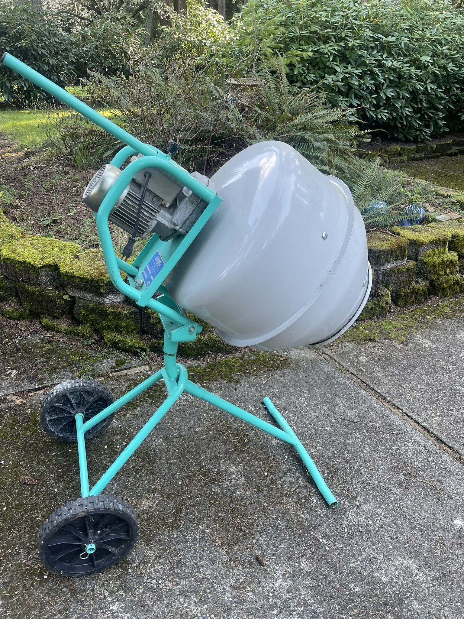 IMER TroyBilt VIP Concrete Mixer
