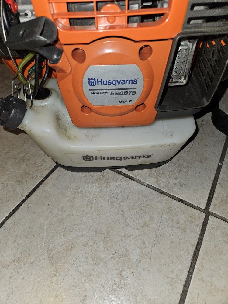 Vendo Soplador De Hoja Husqvarna 580 Para Reparar O Pará Partes No Arranca 