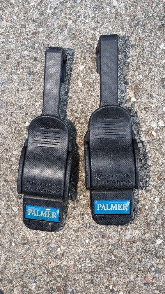 Palmer To Protect Elevator, Freight, Moving Truck Walls, Pad Clips, Hooks For Blankets. East or West