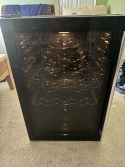Magic Chef 15 Bottle Wine Refrigerator