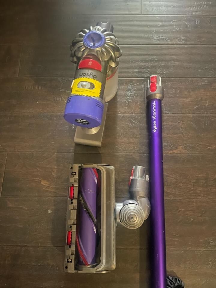 Dyson V8 Plus Cordless Vacuum, Silver/Nickel