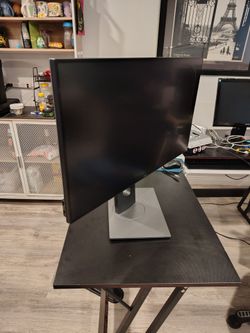 Dell U2718Q 27 inch 4K UHD monitor