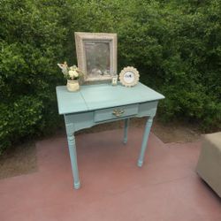Beautiful blue vanity Or desk With jewelry Organizer 