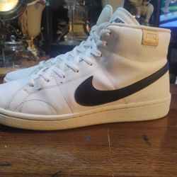 Men's Nike Court Royal 2 Size 11  $50