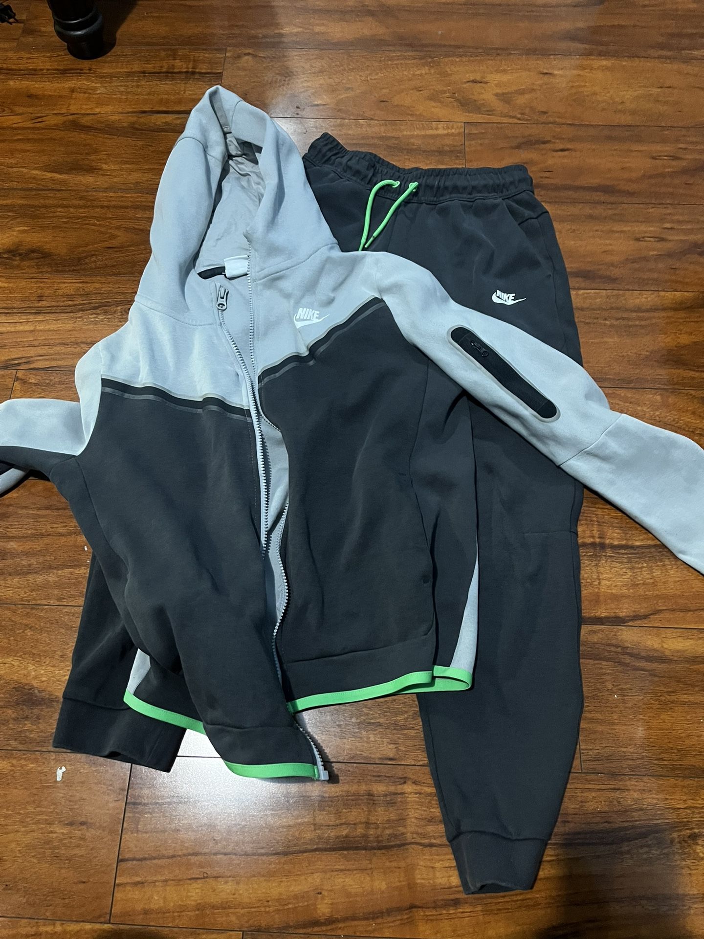 Nike Tech Fleece Hoodie And Pants