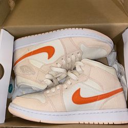 Jordan 1 Mid SE 7.5 Women