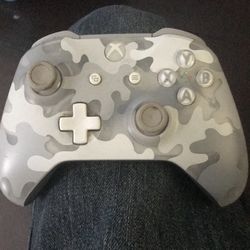 Arctic camo Controller