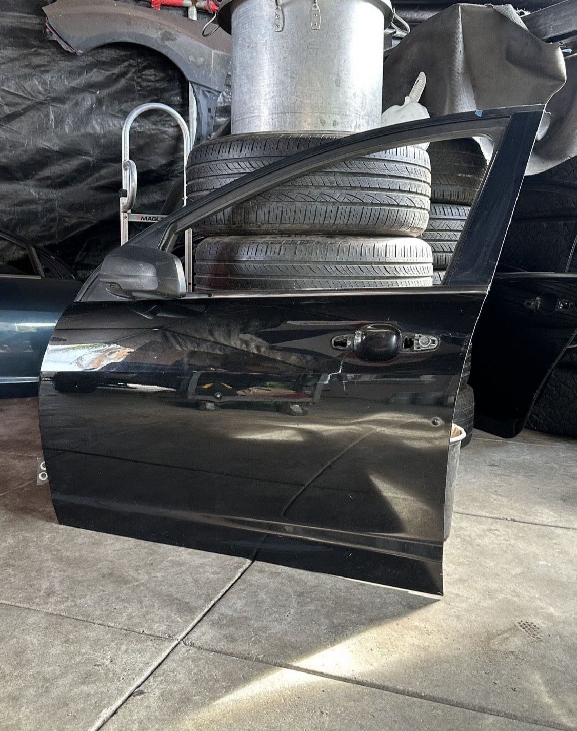 G8 Gt Driver Door Shell