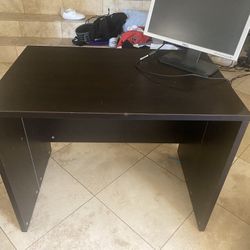 Small Computer Desk