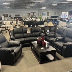 Black Reclining 3pc Couch Set🖤🖤 Easy Financing Available ✅
