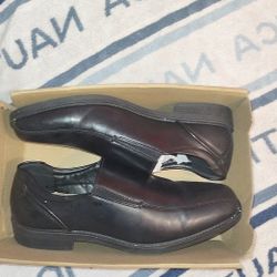 APT. 8.5  Men's Black Loafer Shoes