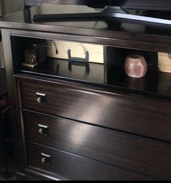 Dresser / TV stand - Raymour & Flanigan