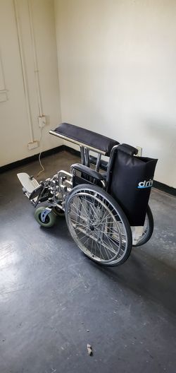 Heavy duty wide wheelchair