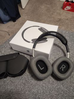 Wireless headphones universal