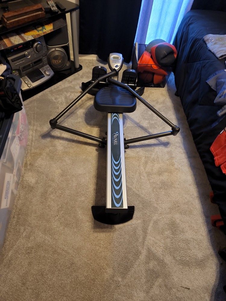Avari Fitness Row Machine