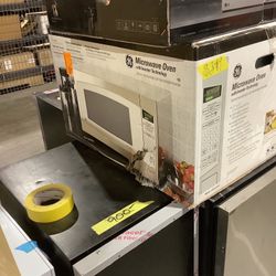 GE 2.2 cu. ft. Countertop Microwave in Stainless Steel with Defrost and Sensor Controls
